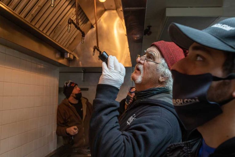 inspecting-kitchen-exhaust